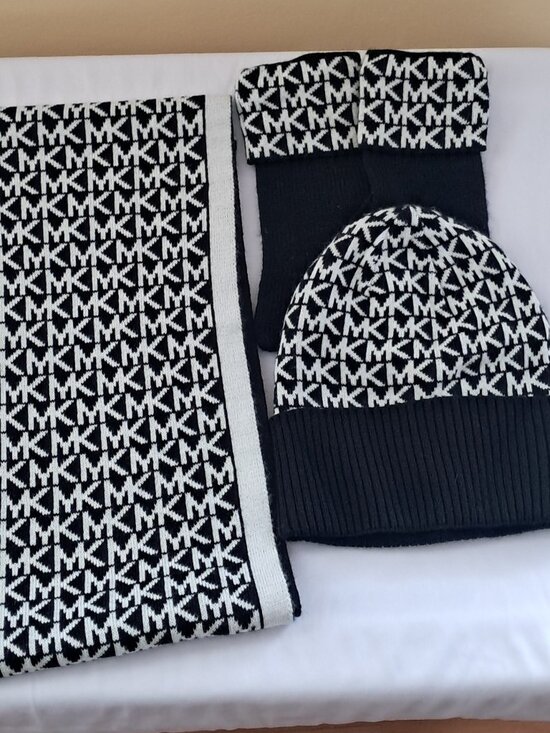 Michael Kors MK Logo hat, scarf and hat set. BMWT/ in a Box - Picture 4 of 10